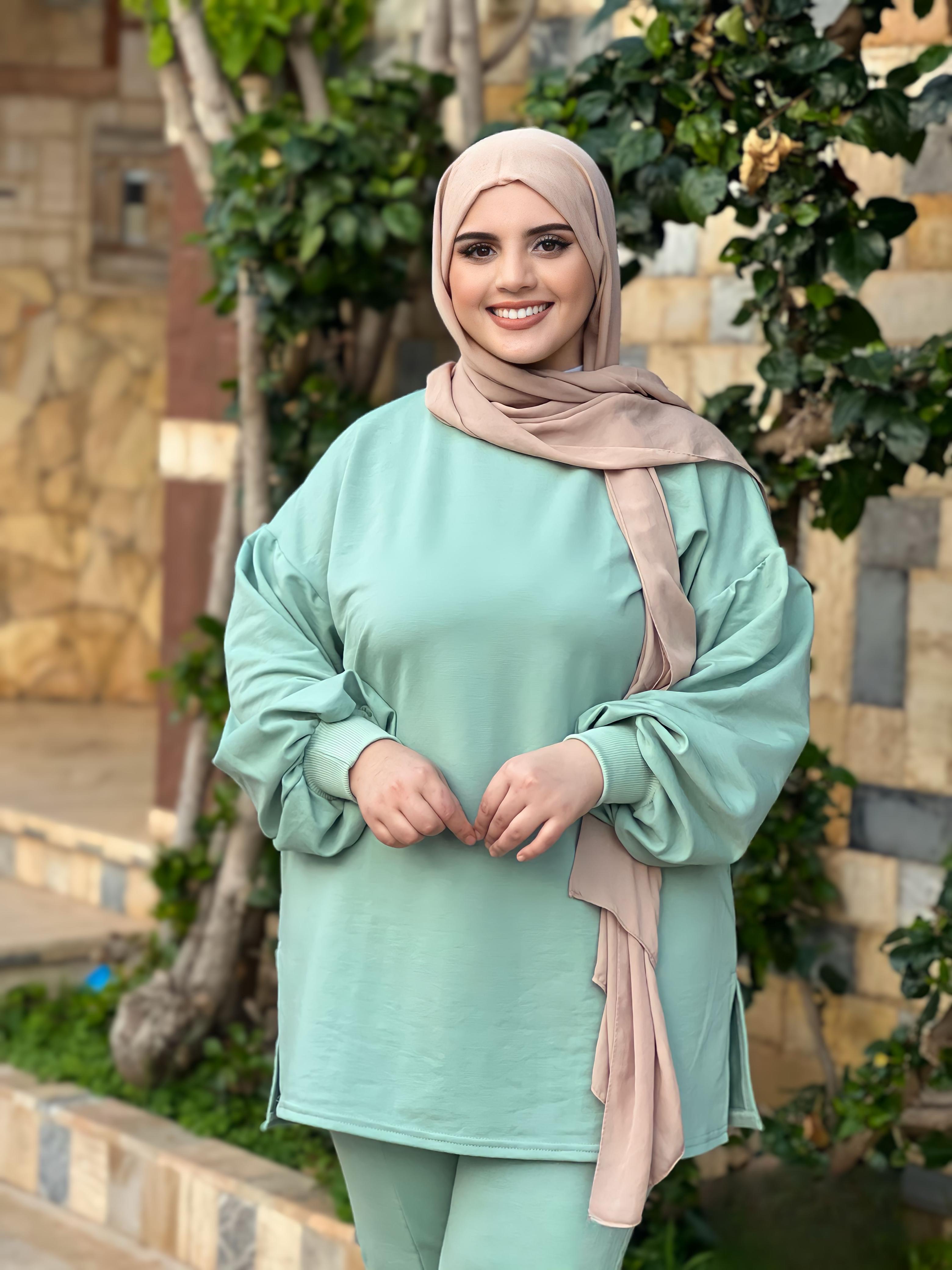 طقم رياضي نسائي بالفتحة (REF20)