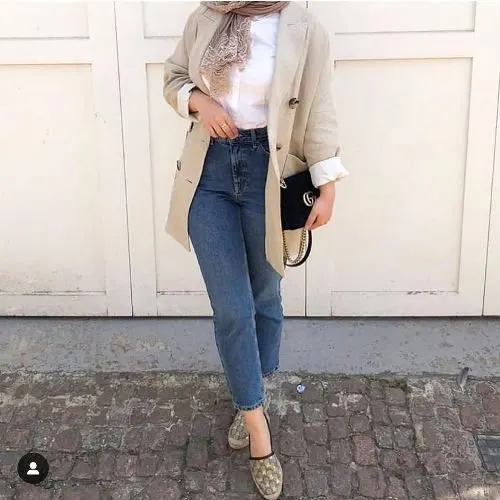الأزياء والملابس النساء