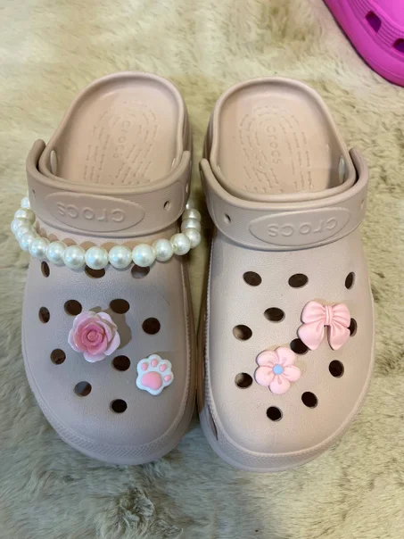 CHAINE DE PERLES CROCSIE
