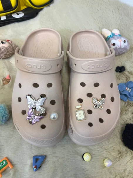 METAL CROCSIES