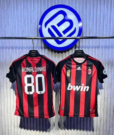 قمصان كروية خالدة