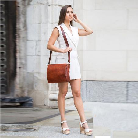 Borsa A Tracolla In Pelle Lucida /F20M coniac