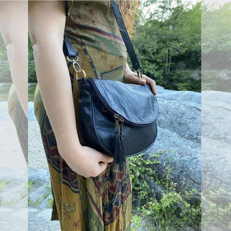 Borsa A Tracolla In Pelle Lucida /B10P