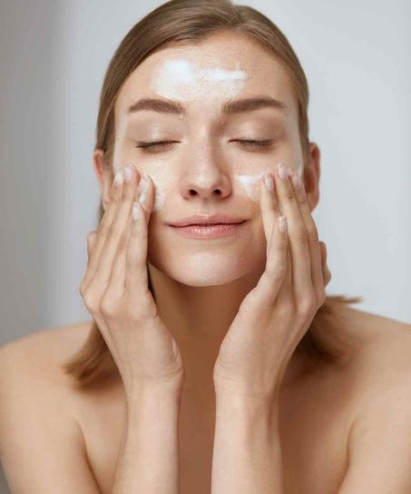 العناية بالبشرة