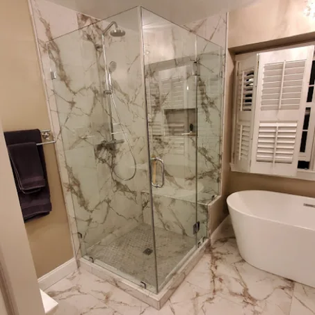 Shower glass 90°