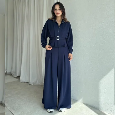 Costume avec ceinture "Aura de Pouvoir"