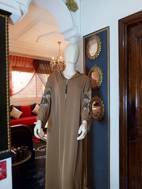قفطان مغربي عصري من قطعتين
