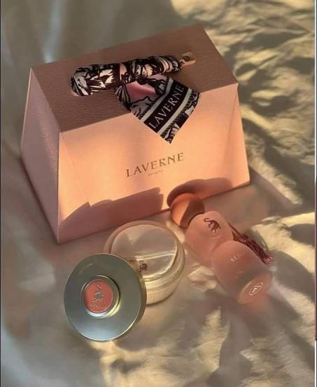 عطر مس لافيرن الوردي