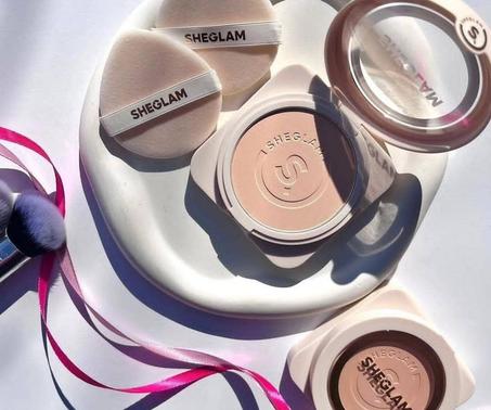 بودرة شيجلام  SHEGLAM لتألق ضد الماء