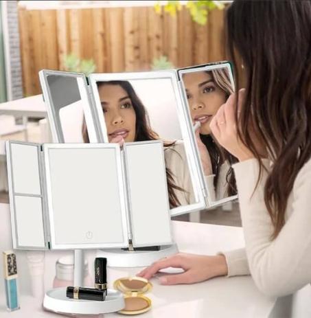 مرآة مكياج لاسلكية قابلة للطي بإضاءة LED احترافية