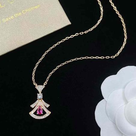Collier Femme Acier Doré BVLGARI Divas’ Dream – Élégance et Raffinement