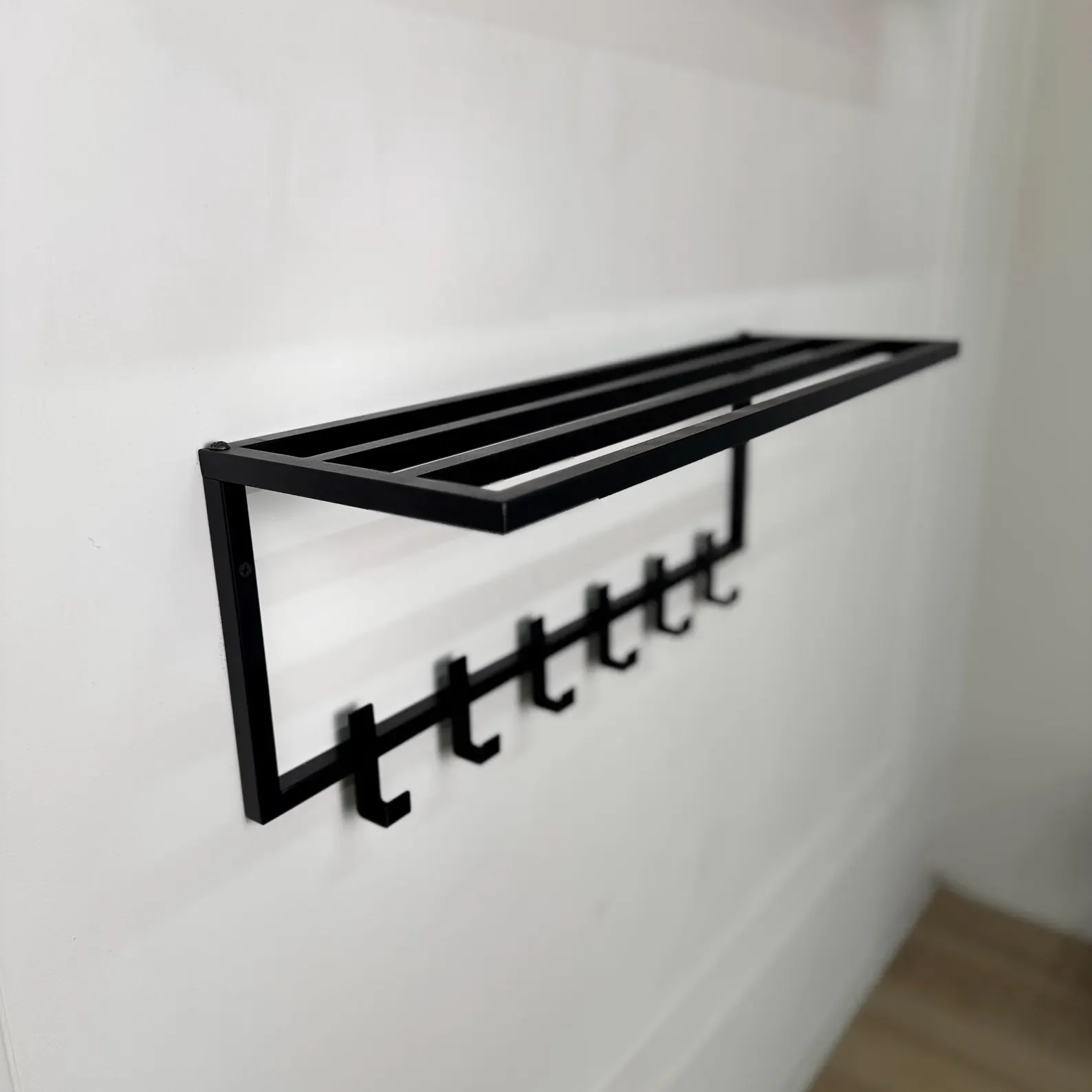 ORDINA  (Porte-Manteau Mural Design avec Étagère)