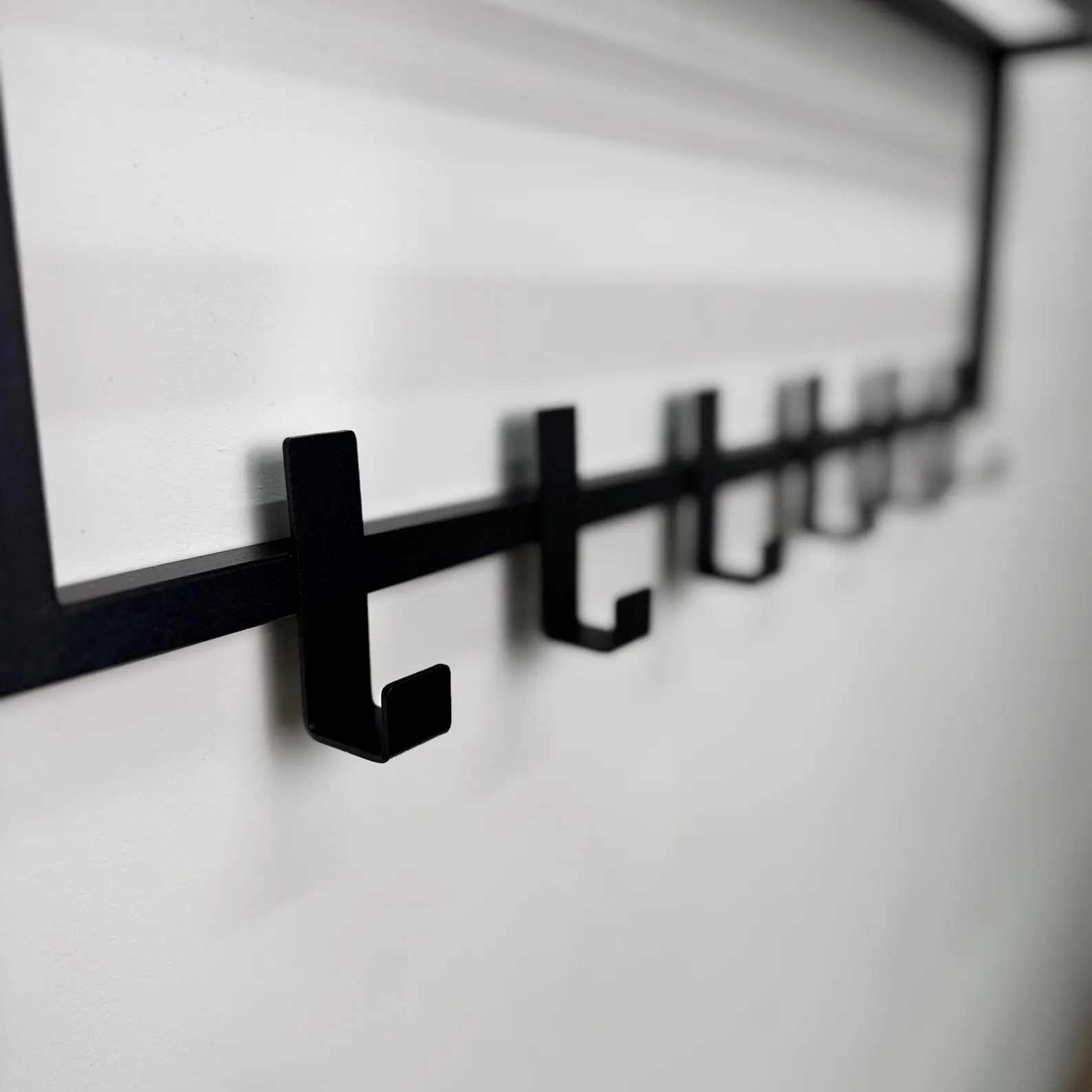 ORDINA  (Porte-Manteau Mural Design avec Étagère)