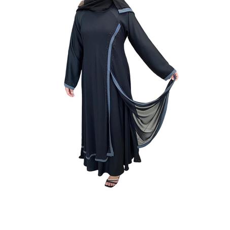 العباية بياقة واسعة