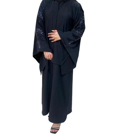 العباية كلاسكية  اكمام  واسعة