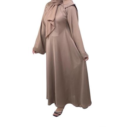 العباية بياقة واسعة