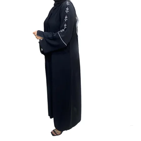 العباية سوداء رسمية مطرزة