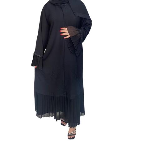 عباية سوداء مزينة باكمام مطوية