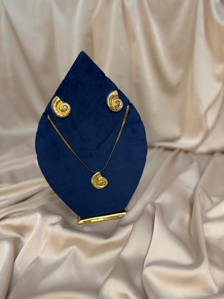 Collier Coquille Divine avec les boucles