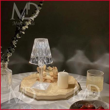 Lampe de table en forme de diamant