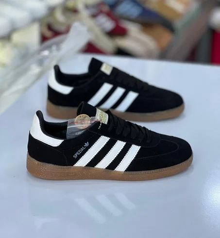 أناقة كلاسيكية… راحتك مضمونة مع Adidas Spezial!