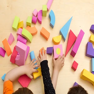 🧸 عالم الطفل والألعاب