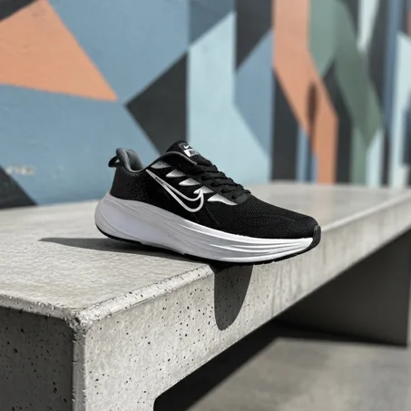 nike zoom balck and white