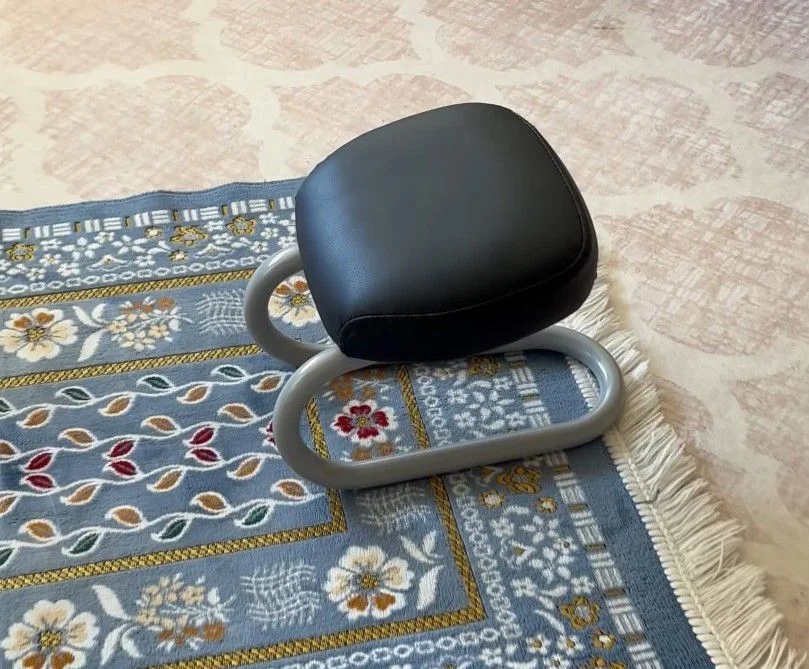 كرسي مريح لراحة الركبتين والظهر – مصنوع من مواد عالية الجودة