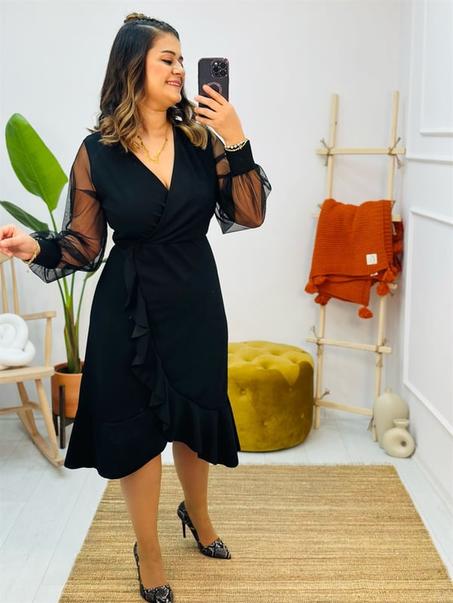 Robe noire avec manches transparent