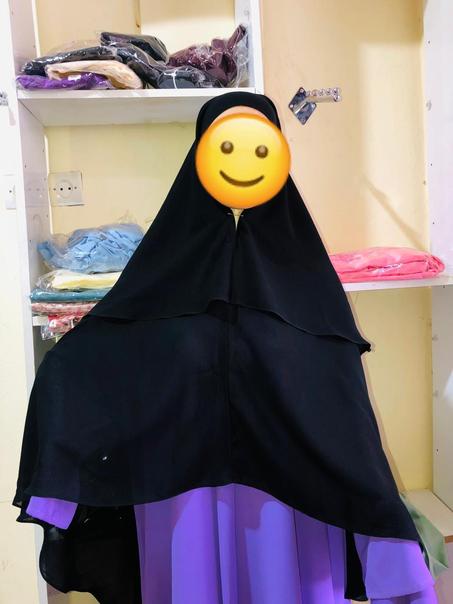 لون أسود