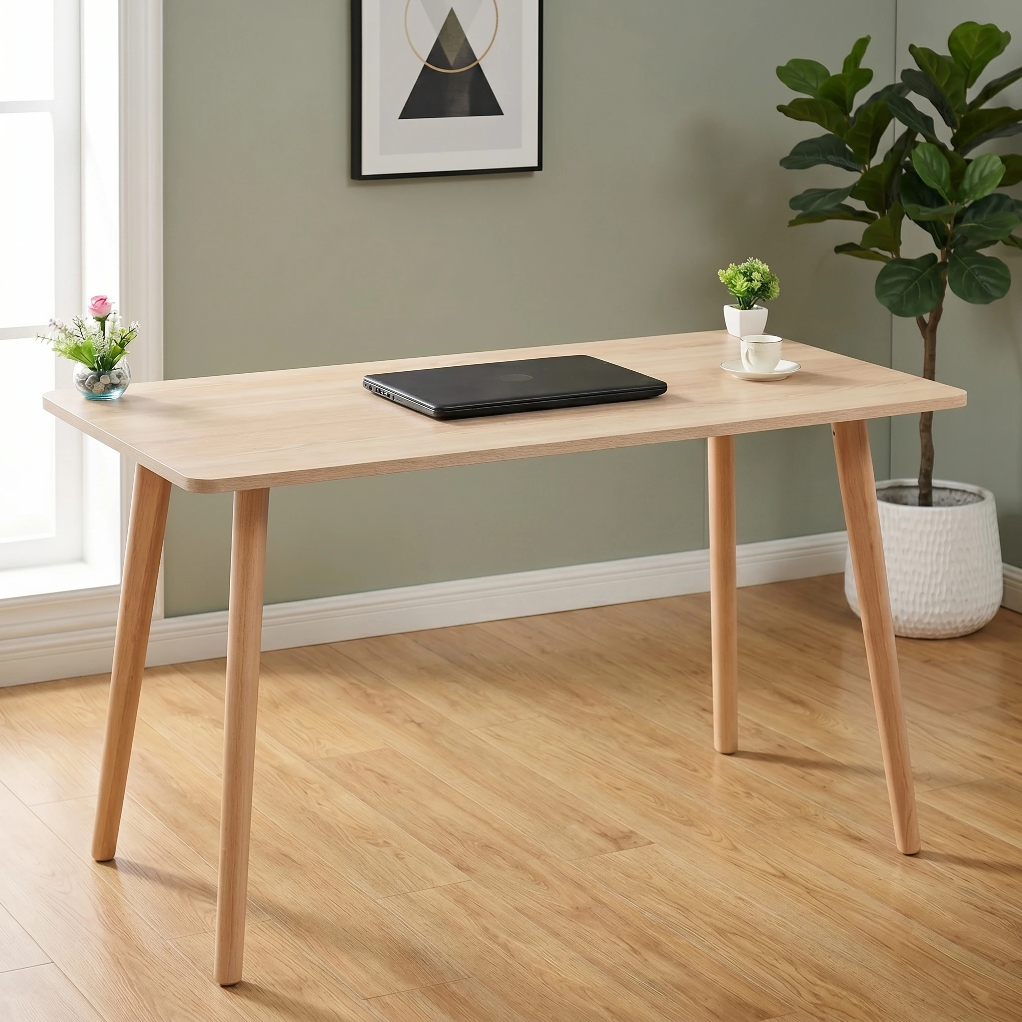Table scandinave simple et fonctionnelle