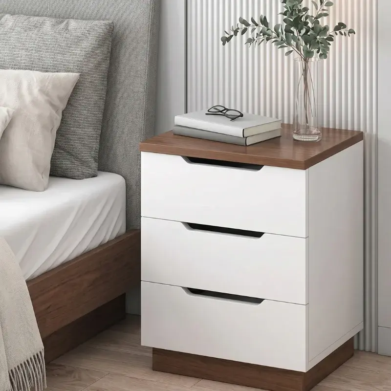 Table de Chevet Fonctionnelle en Bois – 3 Tiroirs de Rangement