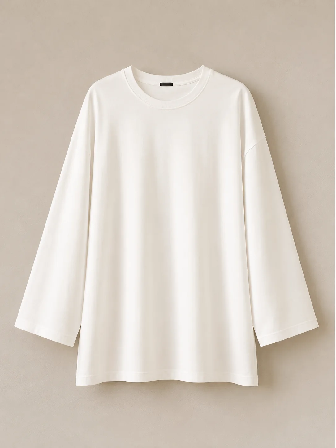 THE TIMELESS WHITE T-SHIRT