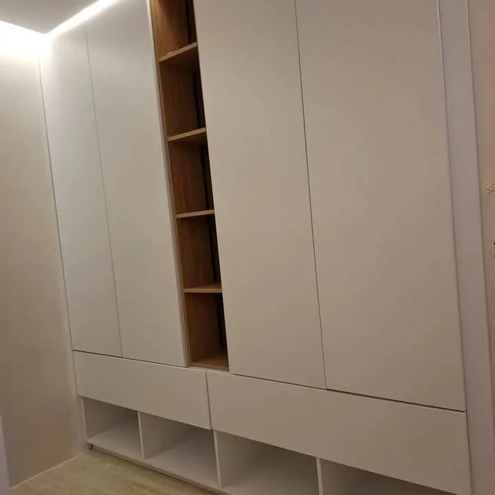 ✨ خزانة ملابس عصرية من MDF بالأبواب ✨