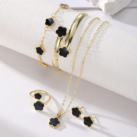 طقم مجوهرات نسائي فاخر جديد بتصميم زهرة الحظ .