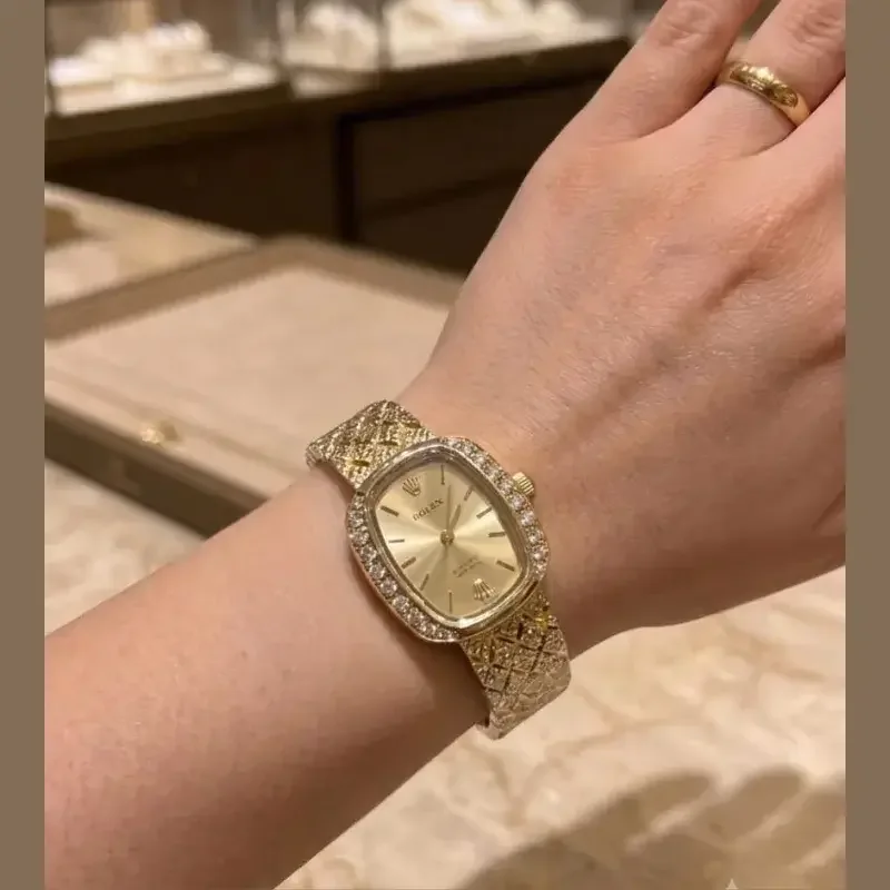ساعة نسائية راقية