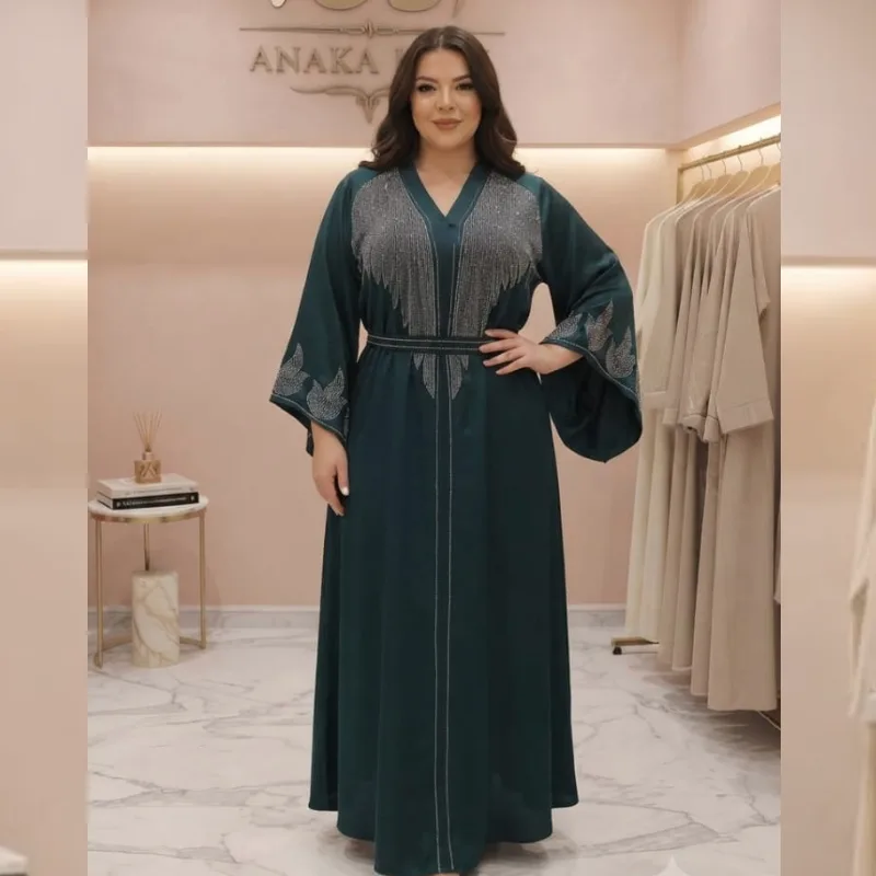 عباية فخمة باللون الأخضر الملكي