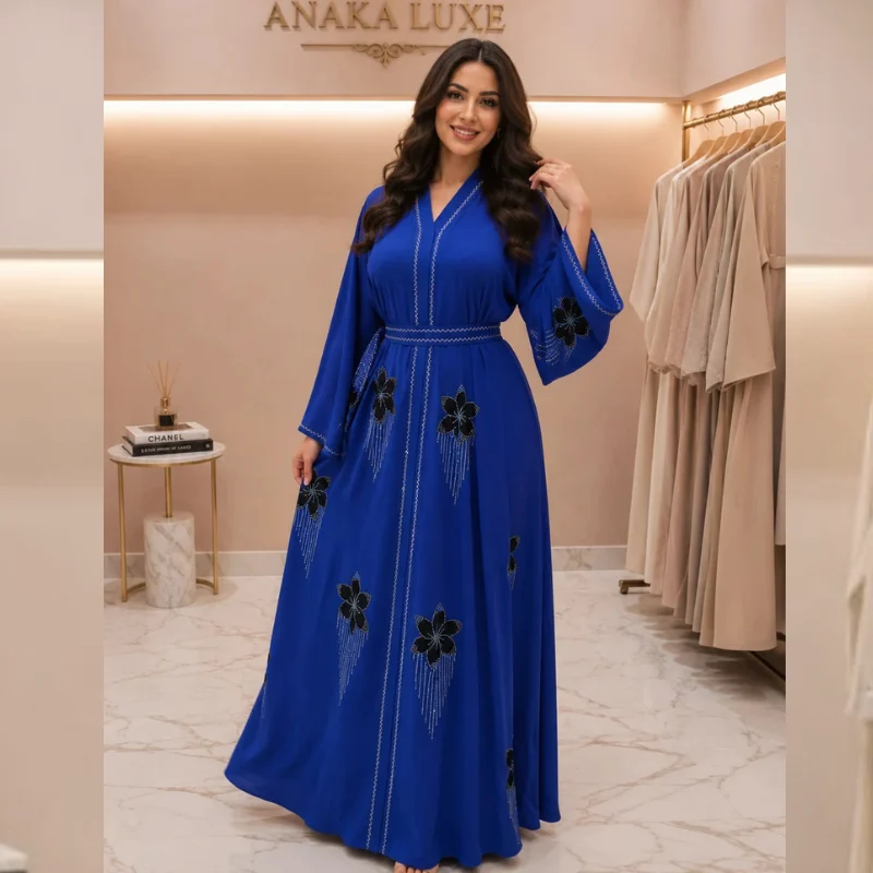 عباية أنيقة باللون الأزرق الملكي