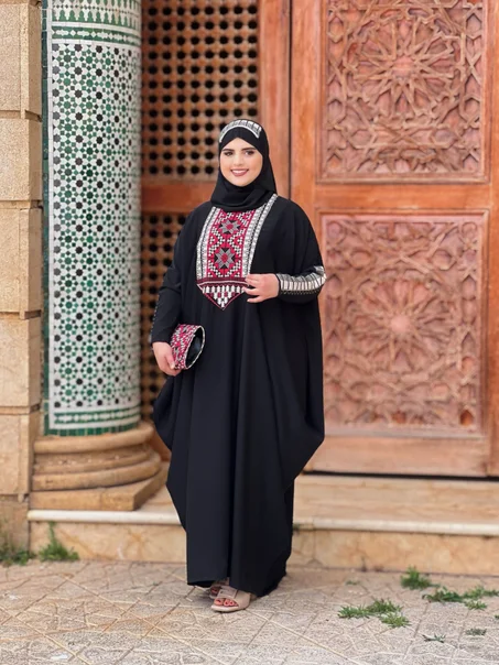 عباية اردنية  راقية 3 قطع  لإطلالة فخمة ومريحة في كل مناسبة تأتي مع فولار و حقيبة.r5