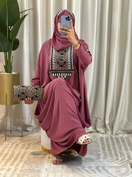 ✨عباية اردنية  راقية 3 قطع  لإطلالة فخمة ومريحة في كل مناسبة تأتي مع فولار و حقيبة.r5z