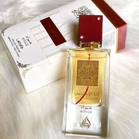 عطر انا الأبيض حمراء