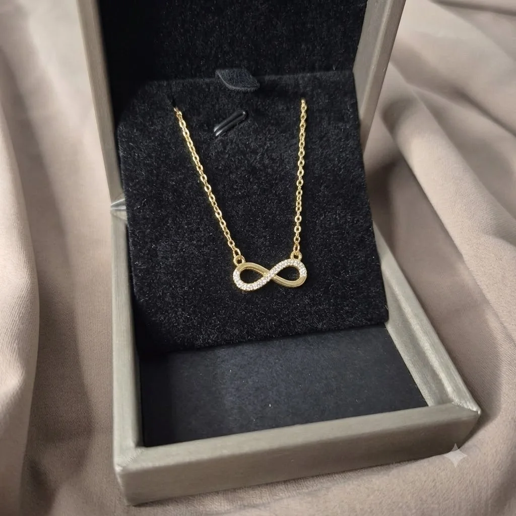 Collier Infinity