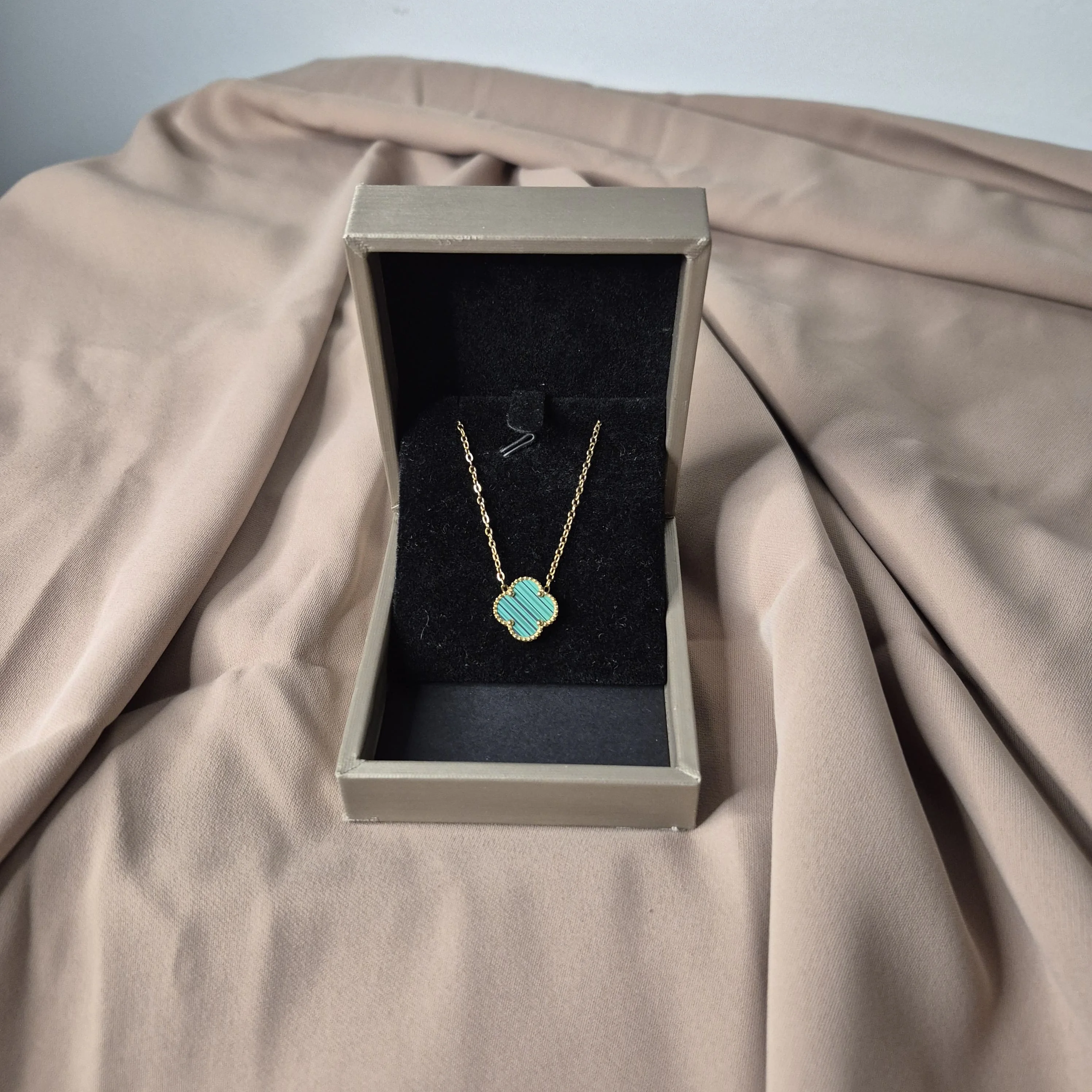 Collier Van Cleef (Vert ou Rouge)