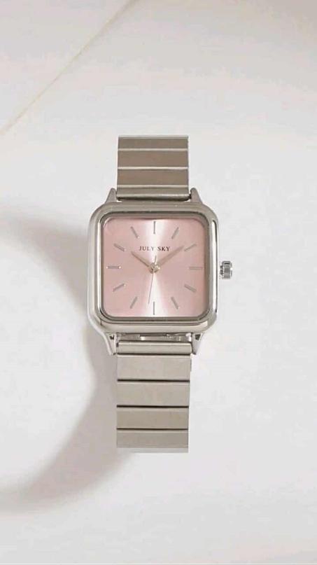 💖 "تألقي بأسلوبك... مع ساعة JULY SKY"