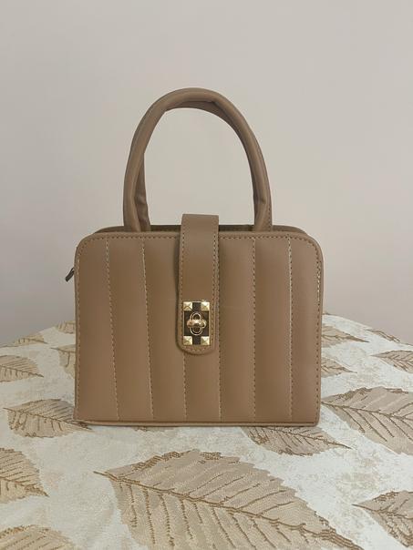 حقيبة يد نسائية