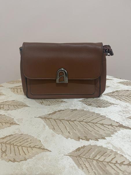 حقيبة يد نسائية