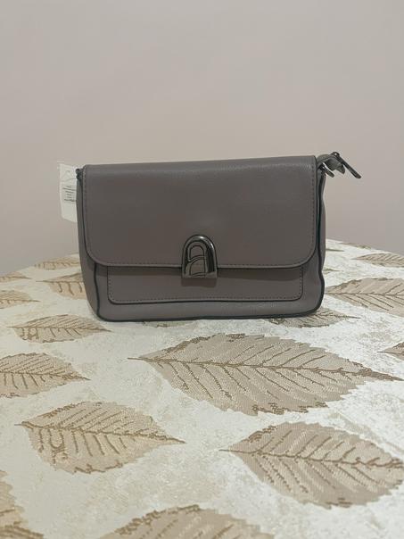 حقيبة يد نسائية