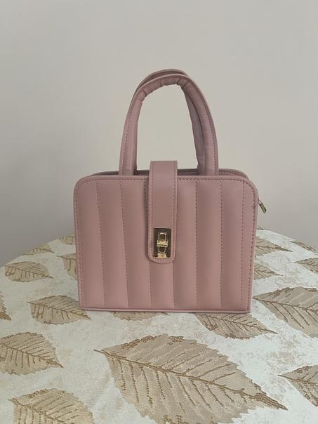 حقيبة يد نسائية