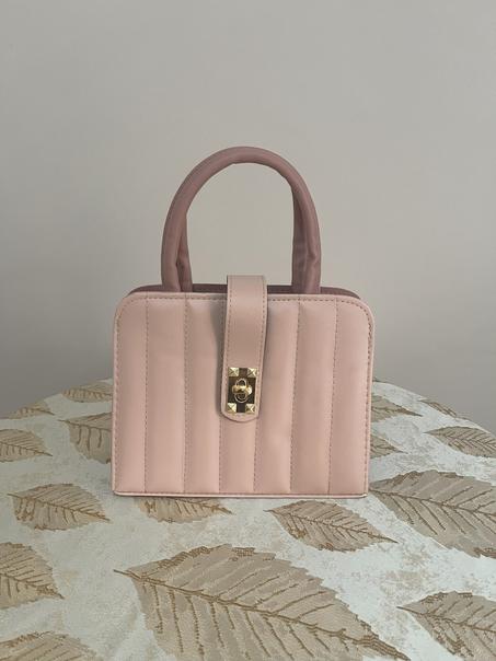 حقيبة يد نسائية