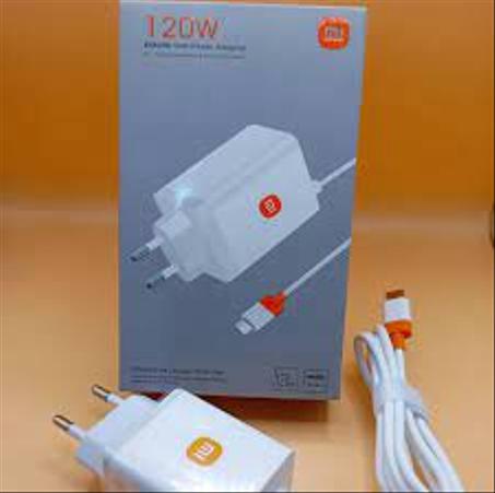 شاحن سريع بقوة بمنفذ USB-C،